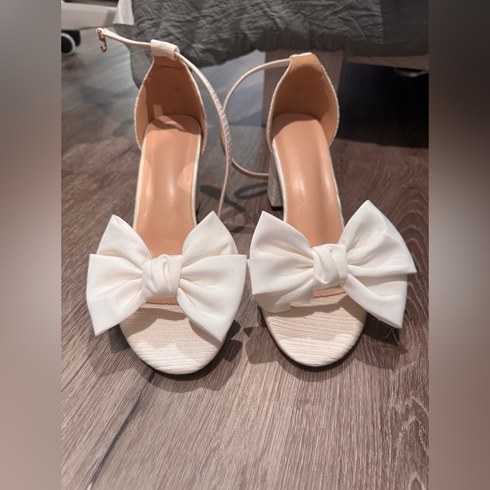 Bow detail block heels